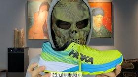 国产碳板跑鞋开箱视频,轻盈科技，速度与激情的完美融合